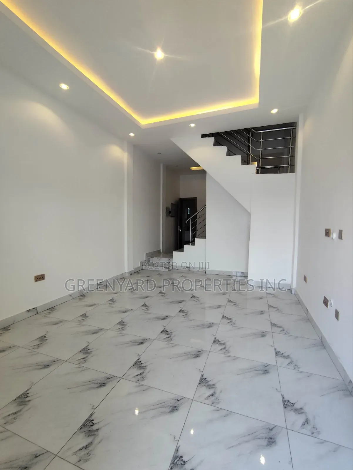 2bdrm Townhouse / Terrace in Adjiringanor, East Legon for rent