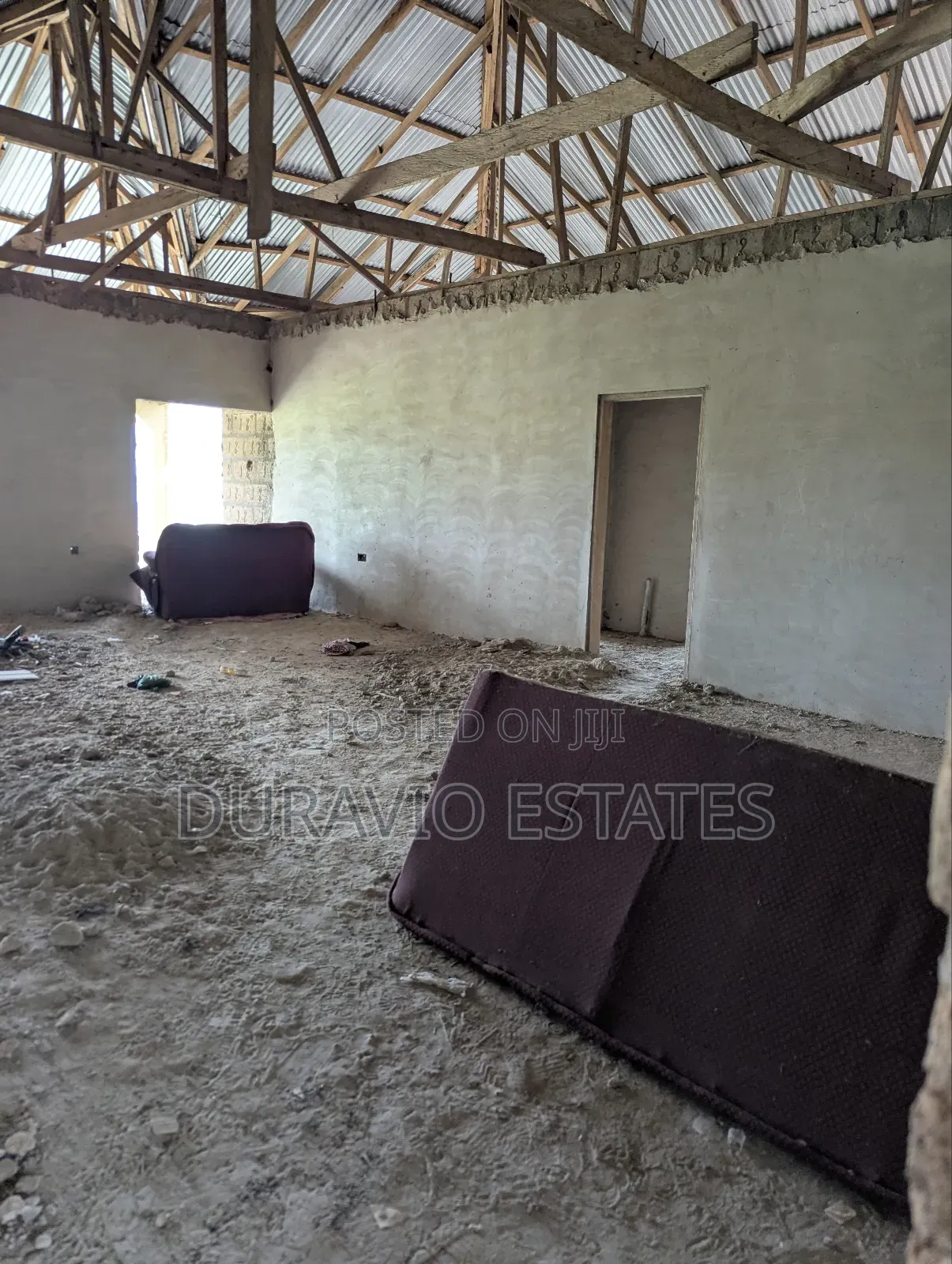 12bdrm Block of Flats in Atwima Takyiman,, Kumasi Metropolitan for sale