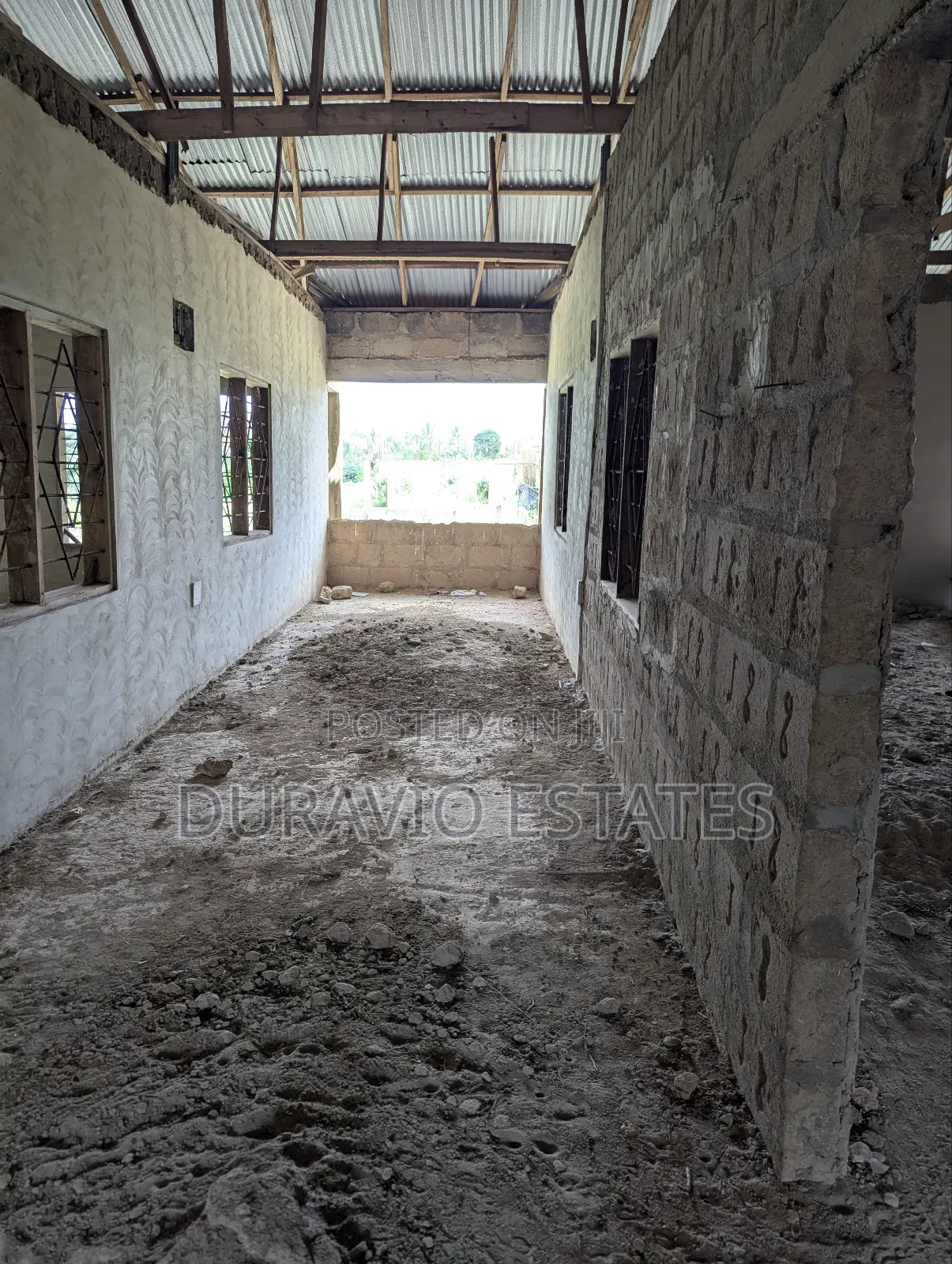 12bdrm Block of Flats in Atwima Takyiman,, Kumasi Metropolitan for sale