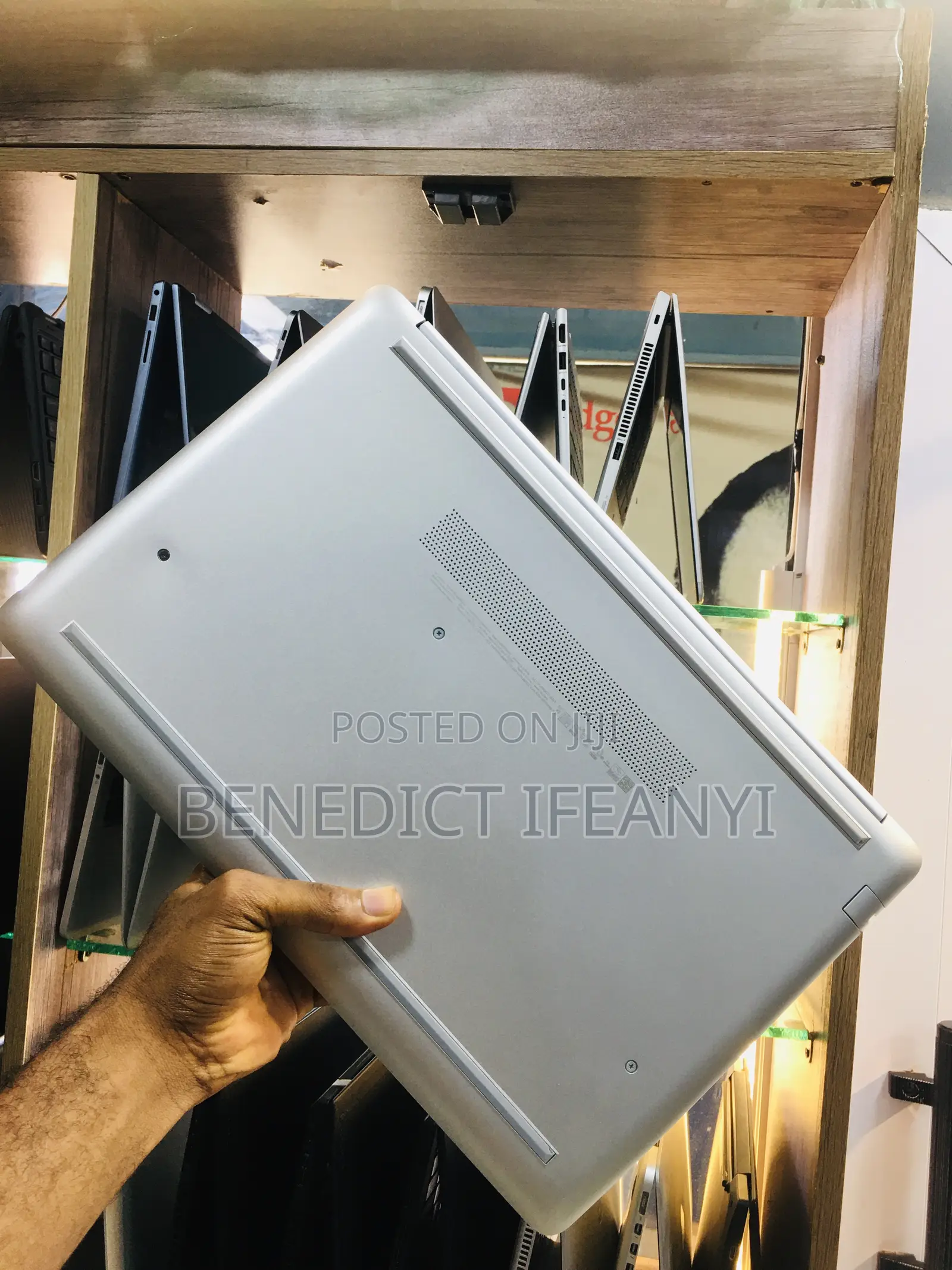 Laptop HP 15-Dy1031wm 8GB Intel Core I5 SSD 256GB