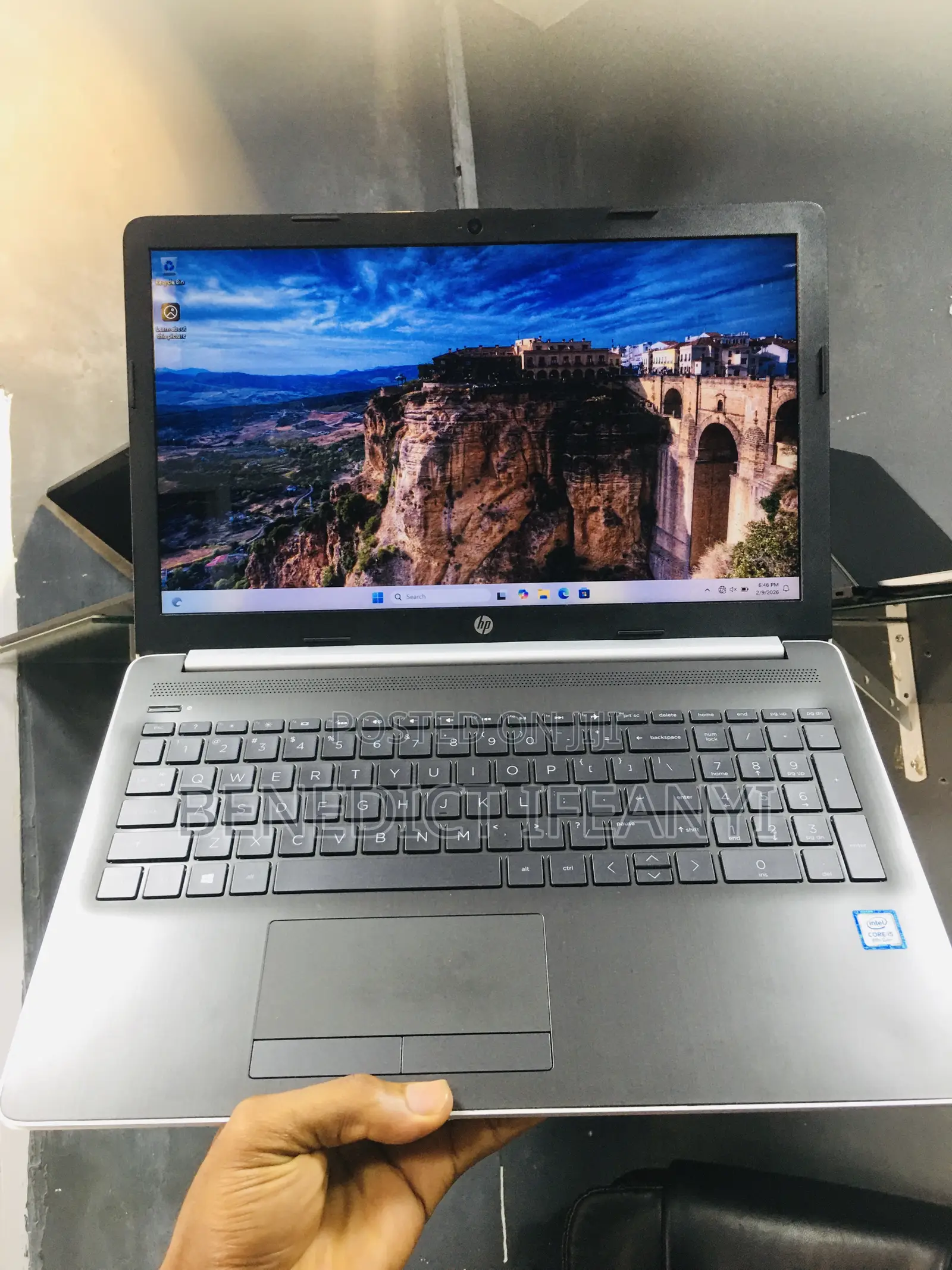 Laptop HP 15-Dy1031wm 8GB Intel Core I5 SSD 256GB