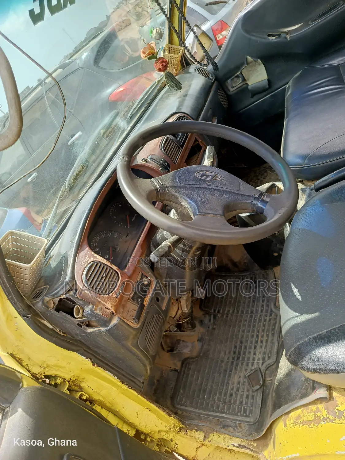 Hyundai H-100 2004 Yellow
