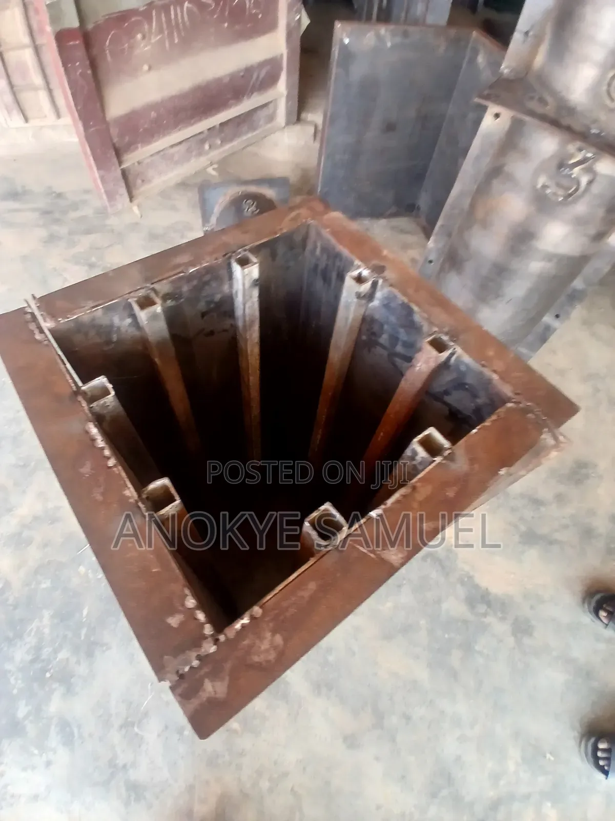 Metalic and Rubber Piller Moulds