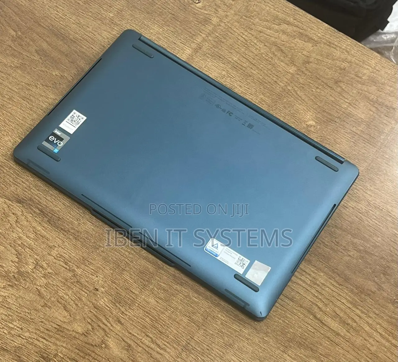 Laptop Lenovo Yoga Book 9i 16GB Intel Core i7 SSD 1T