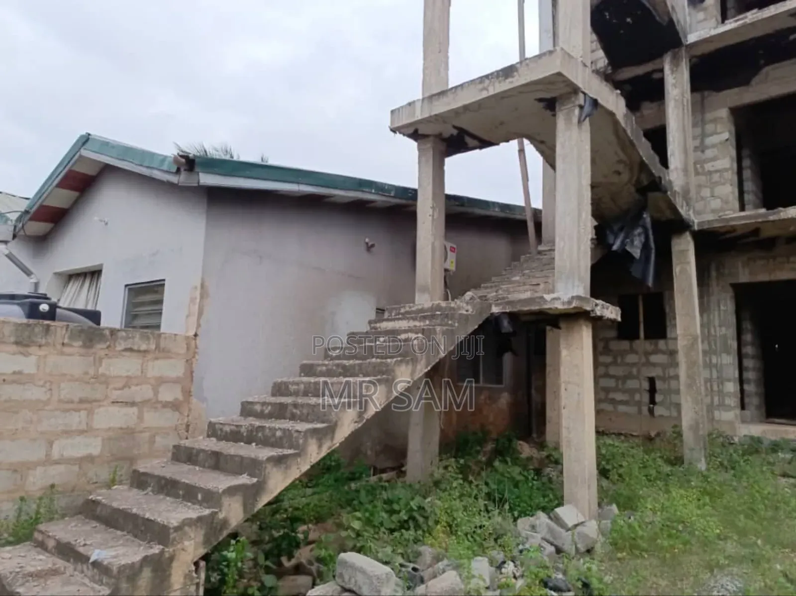 8bdrm House in Sam Properties, Ashaley Botwe for sale