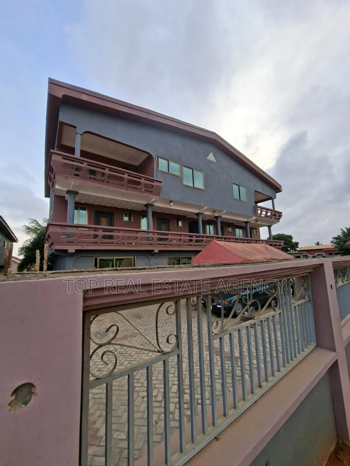 Space for Commercial Use at Teshie for Rent