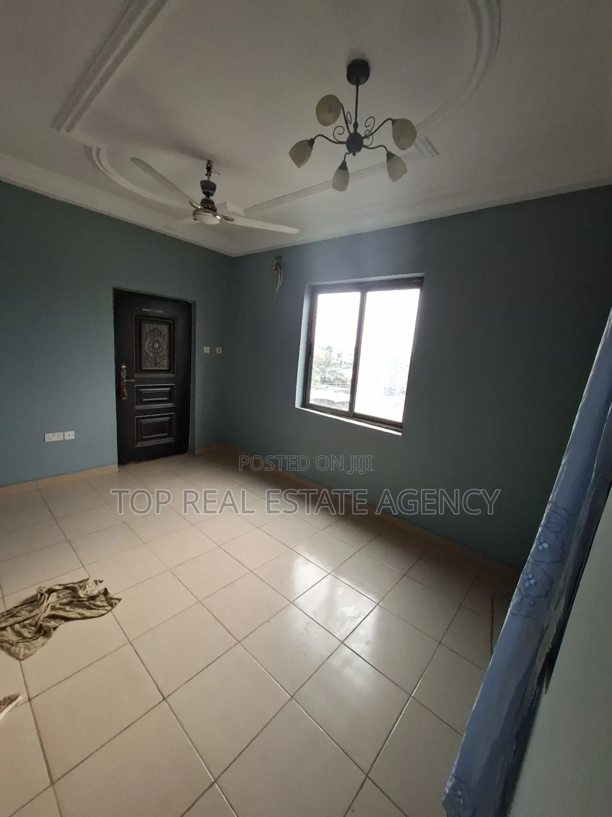 Space for Commercial Use at Teshie for Rent