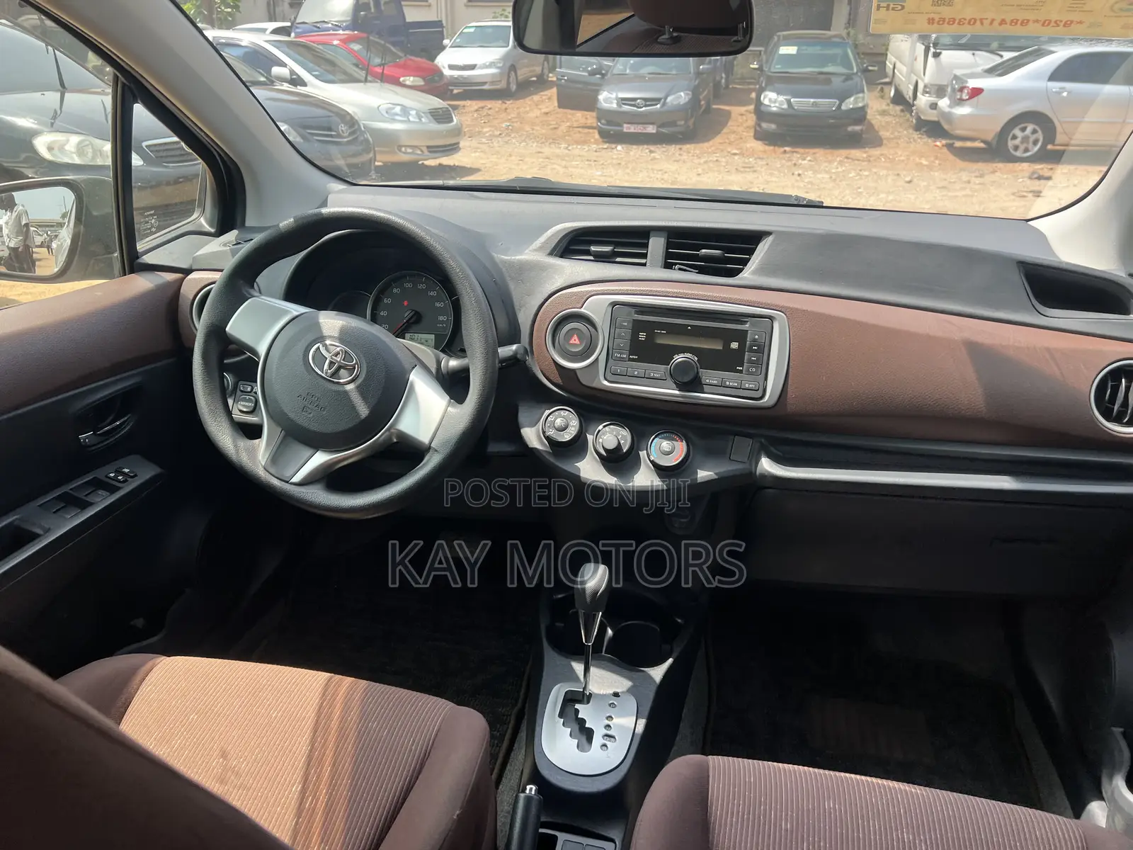 Toyota Vitz 1.3 FWD 5dr 2013 Gray