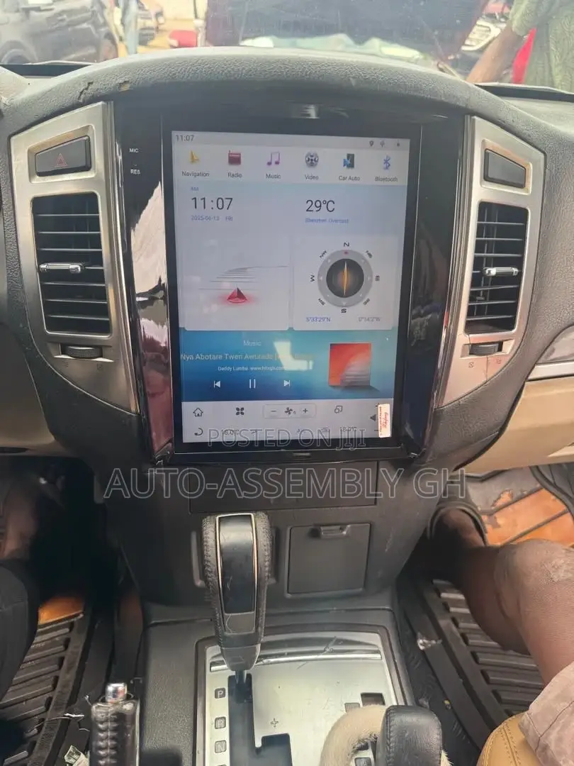 Mitsubishi Pajero 2010 - 2022 Original Wireless Screen Upgrade