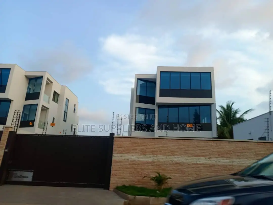 Expects in Glass Works