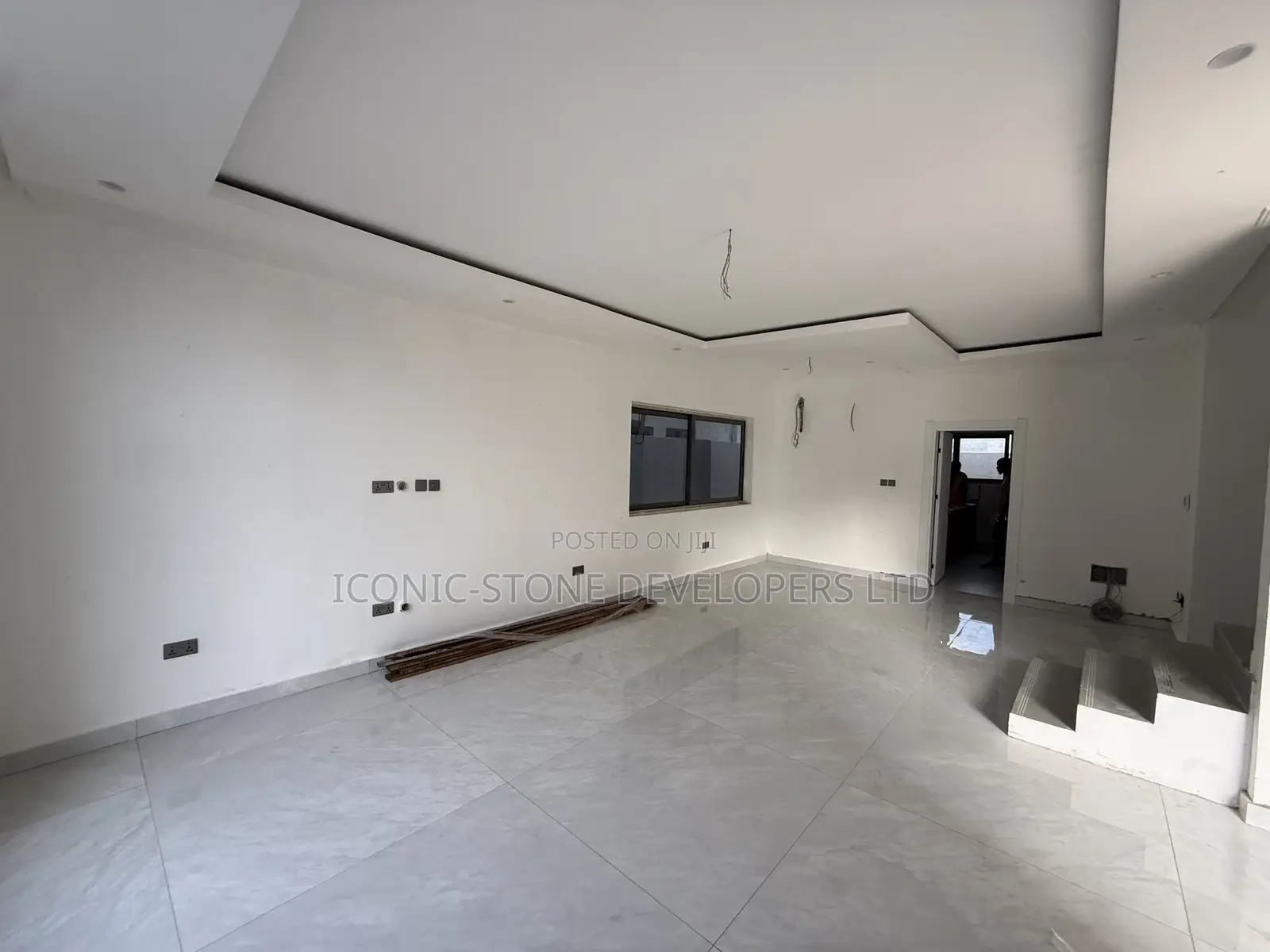 3bdrm House in East Airport for sale