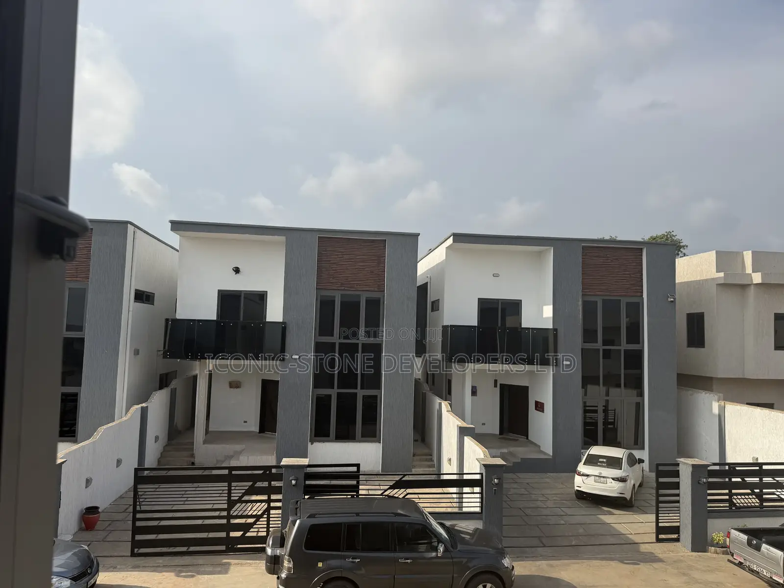 3bdrm House in East Airport for sale