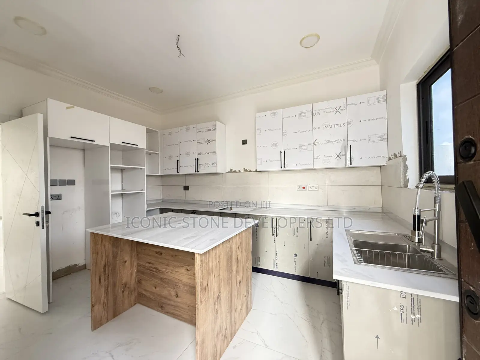 3bdrm House in East Airport for sale