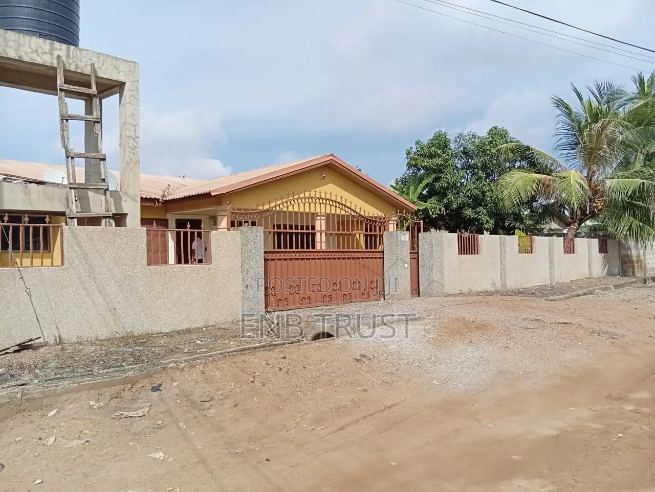 5bdrm House in Adenta, Housing Down for sale