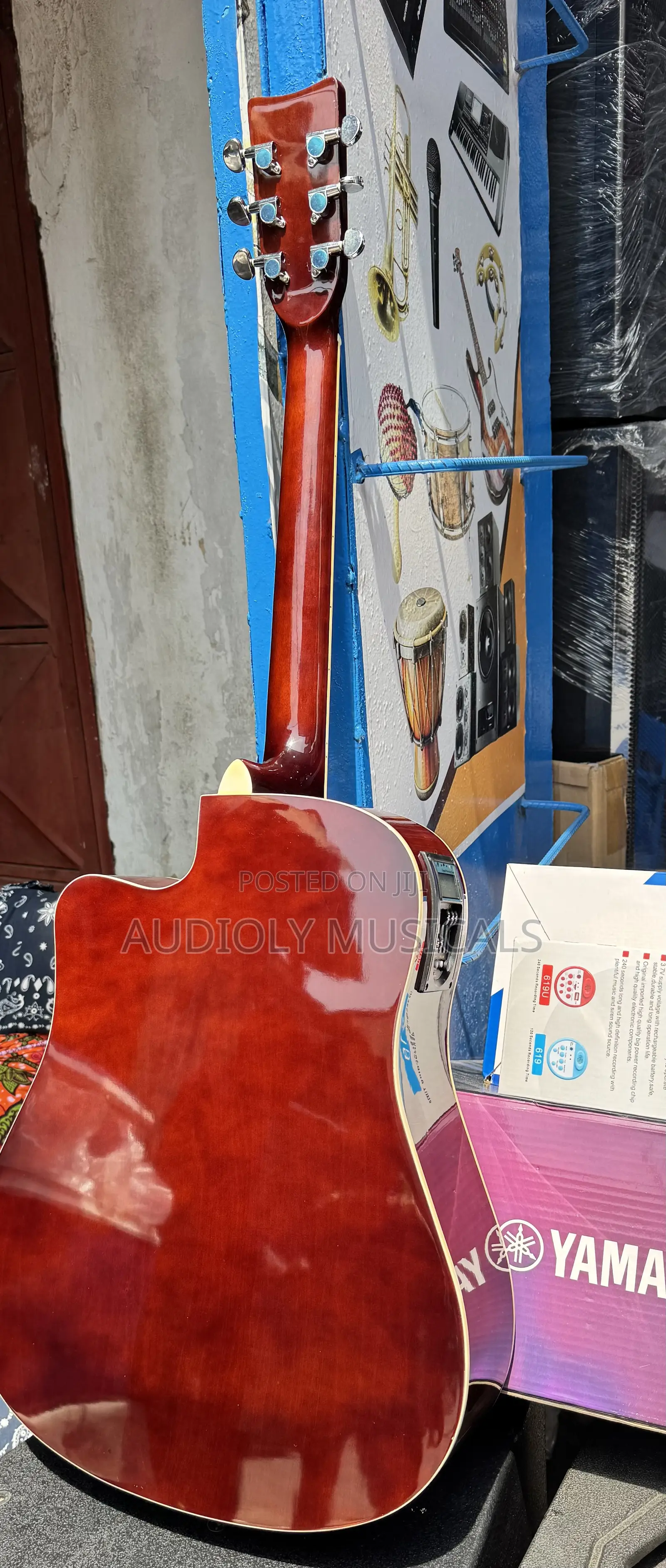(Brown)Yamaha Semi- Acoustic Guitar