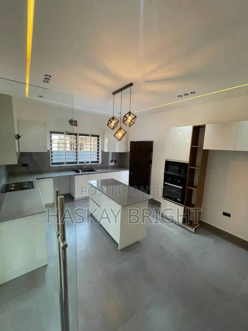 4bdrm House in Oyarifa for sale