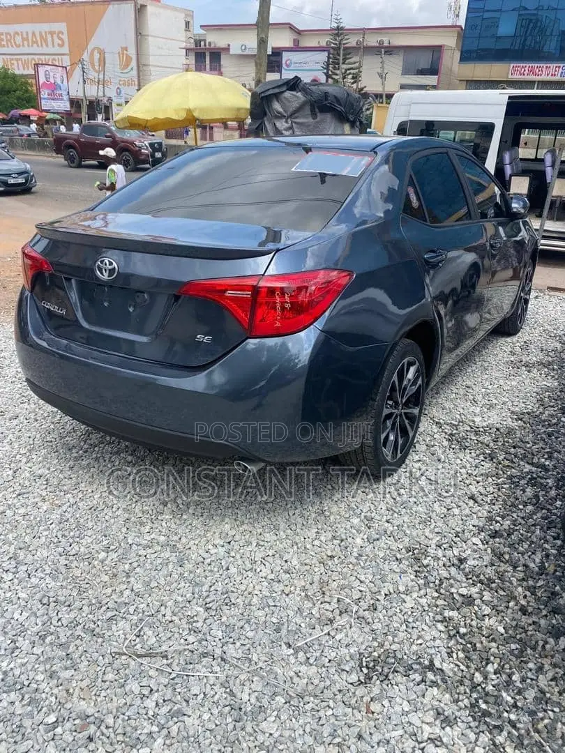 Toyota Corolla 2017 Gray