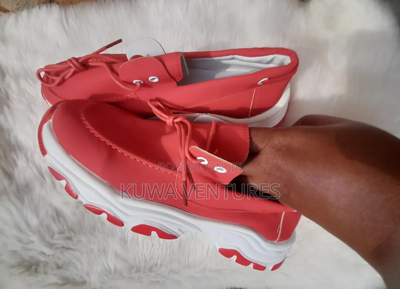 Ladies/ Girls Sneaker