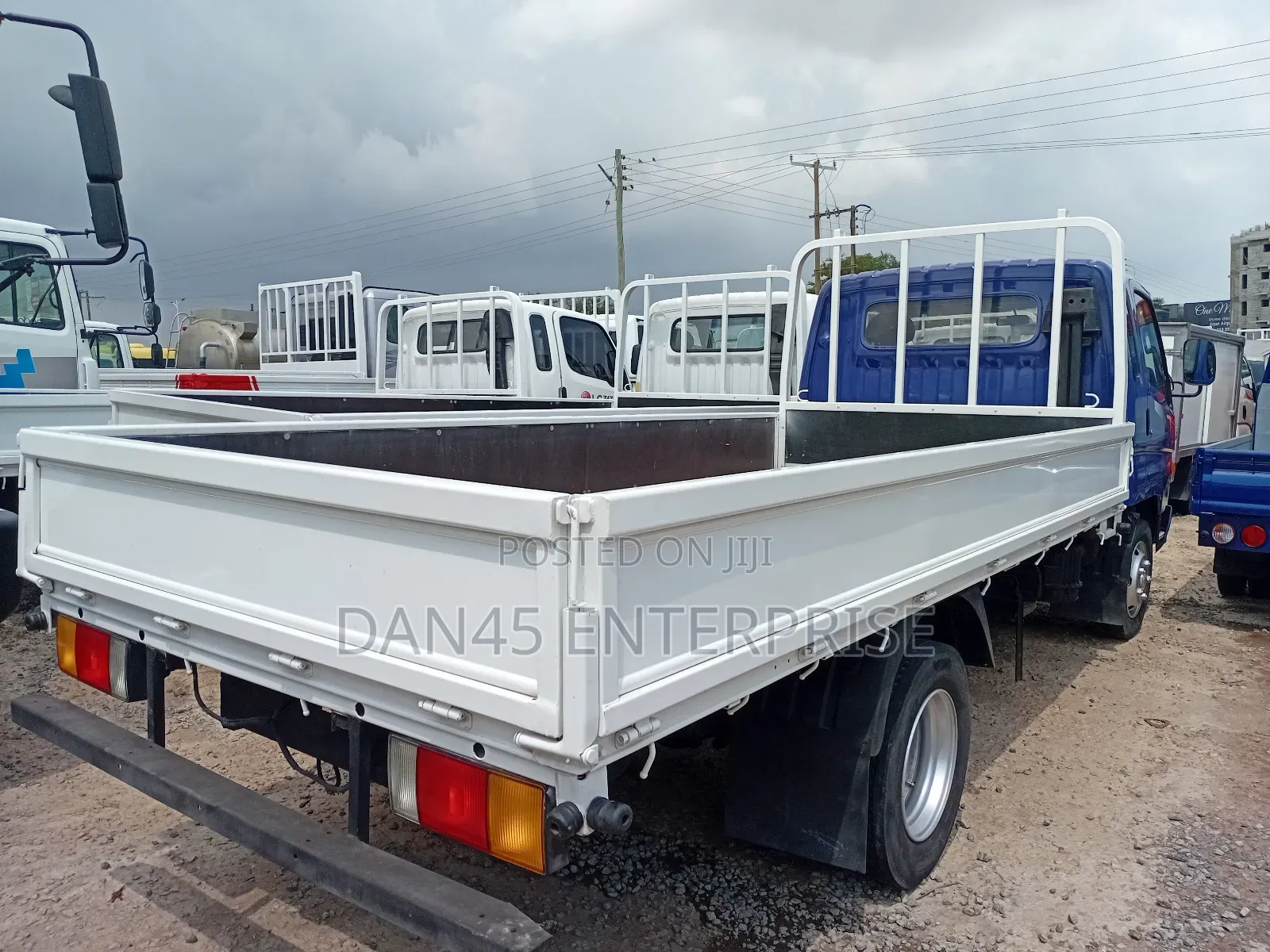 Hyundia Mighty 2 ( Six Holes) Truck