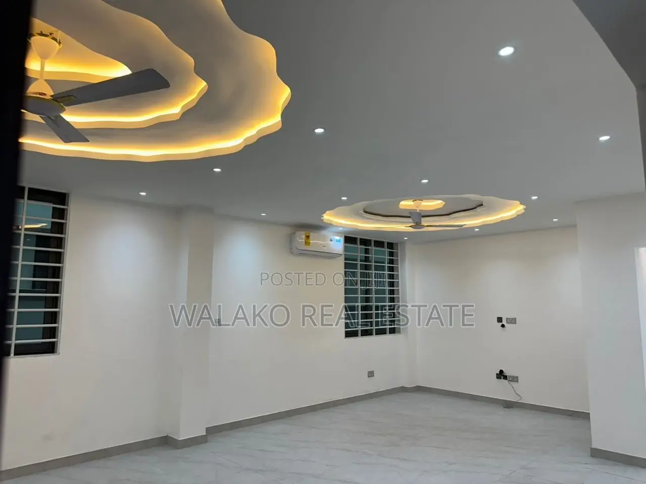 4bdrm House in West Hills Mall Area for sale