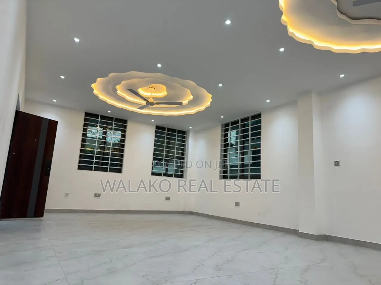 4bdrm House in West Hills Mall Area for sale