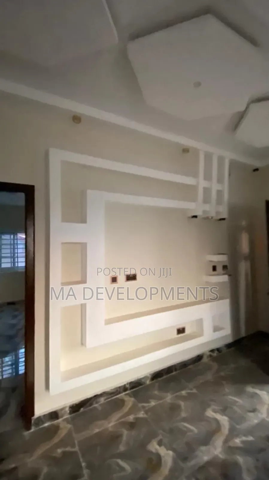 3bdrm Apartment in Madev Realty, Ofankor for rent