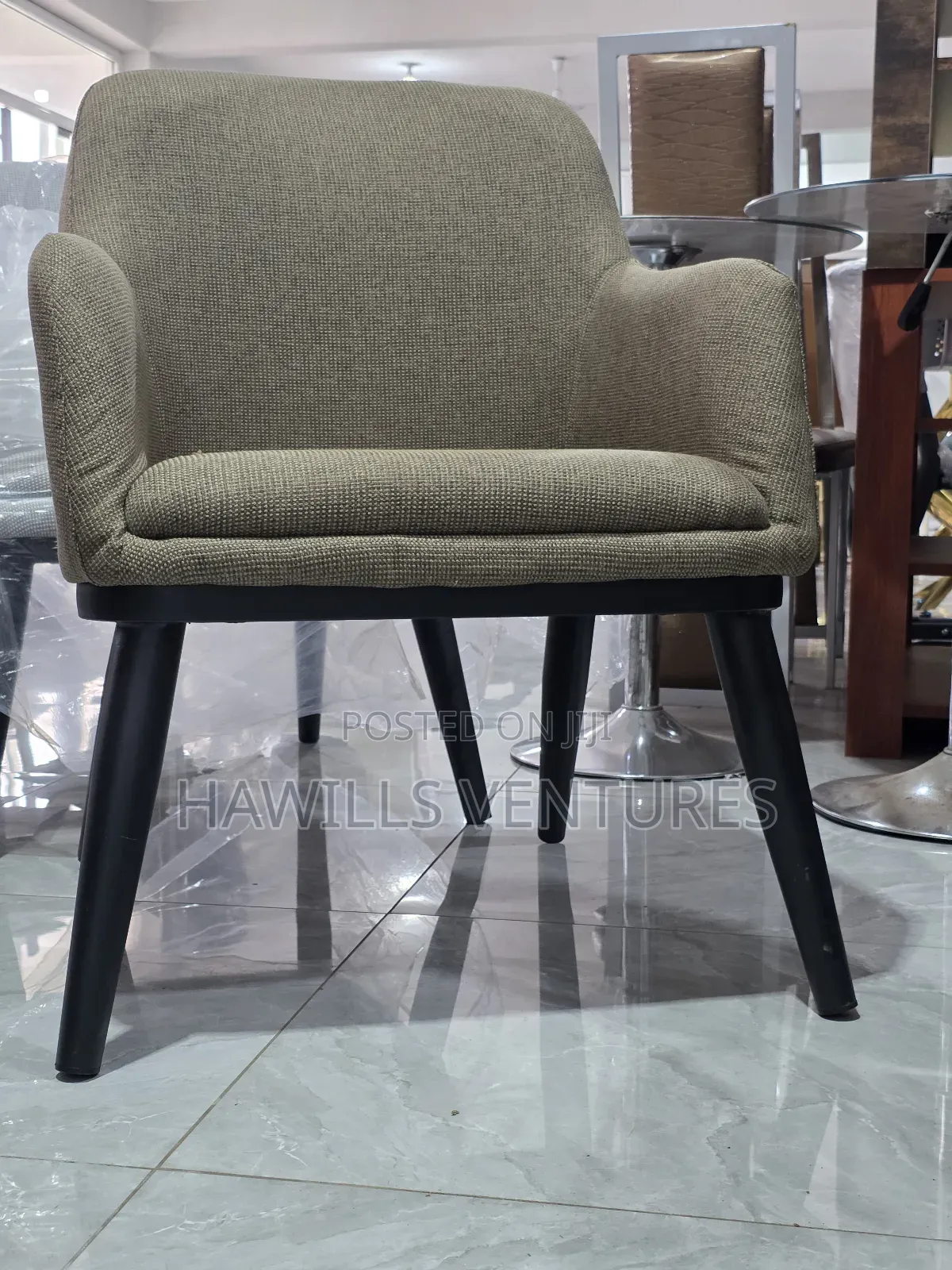 Hawills Lounge Chair