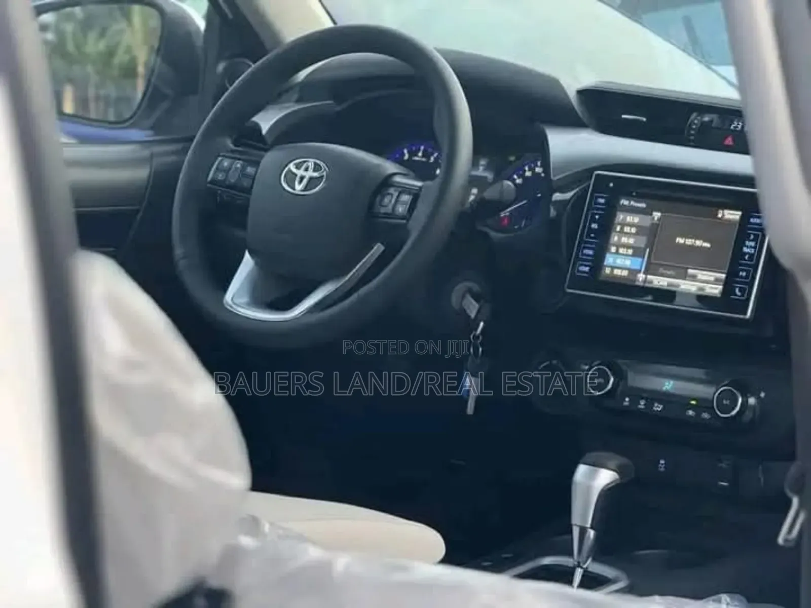 Toyota Hilux 2019 White
