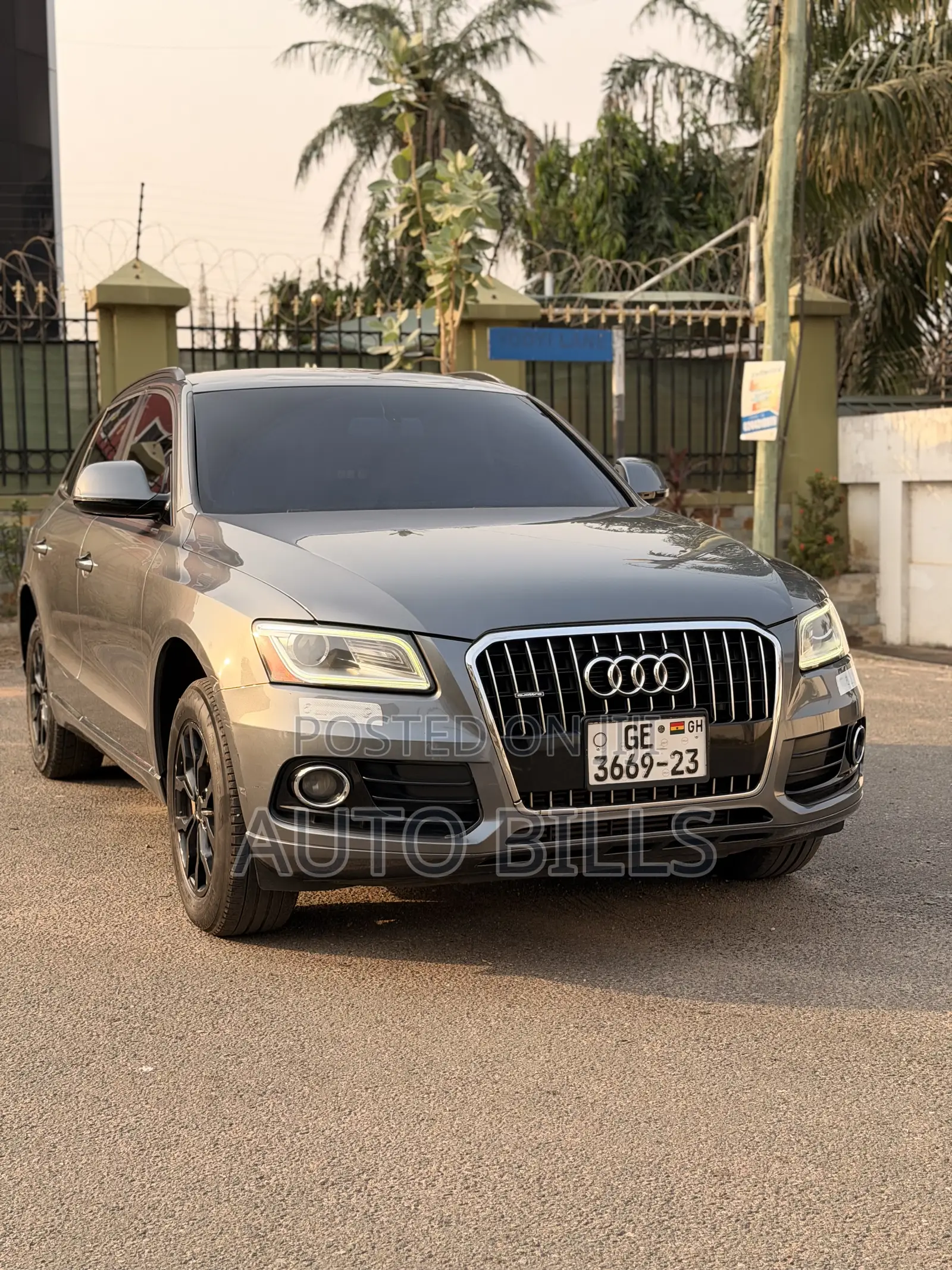 Audi Q5 2.0T Premium AWD quattro 2016 Gray