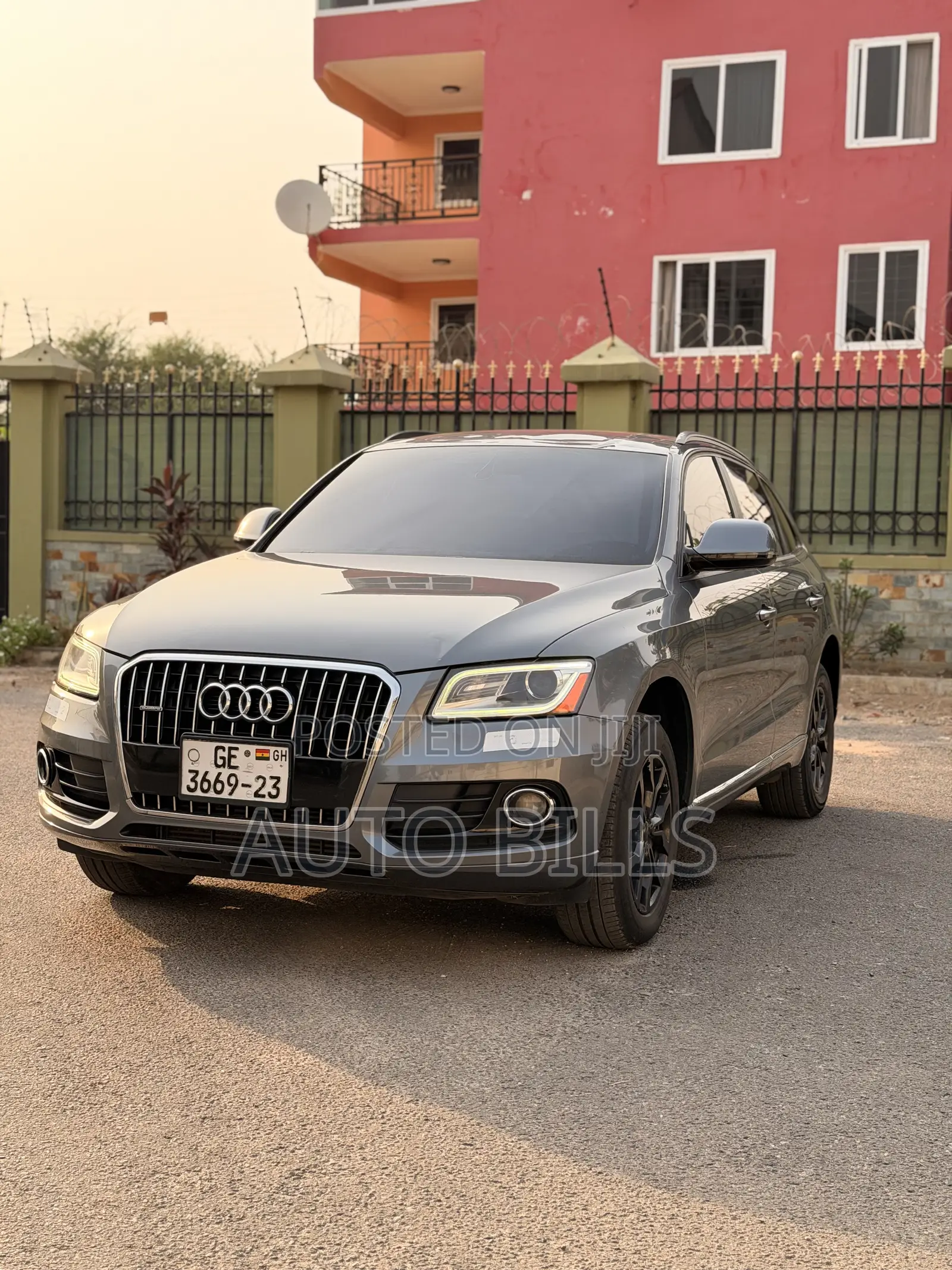 Audi Q5 2.0T Premium AWD quattro 2016 Gray