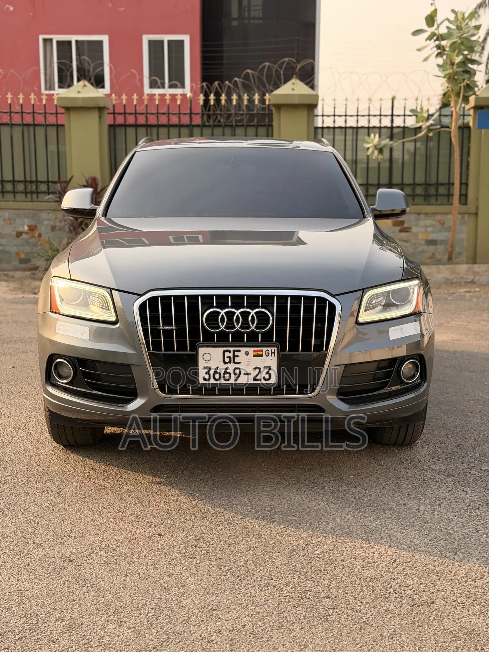 Audi Q5 2.0T Premium AWD quattro 2016 Gray