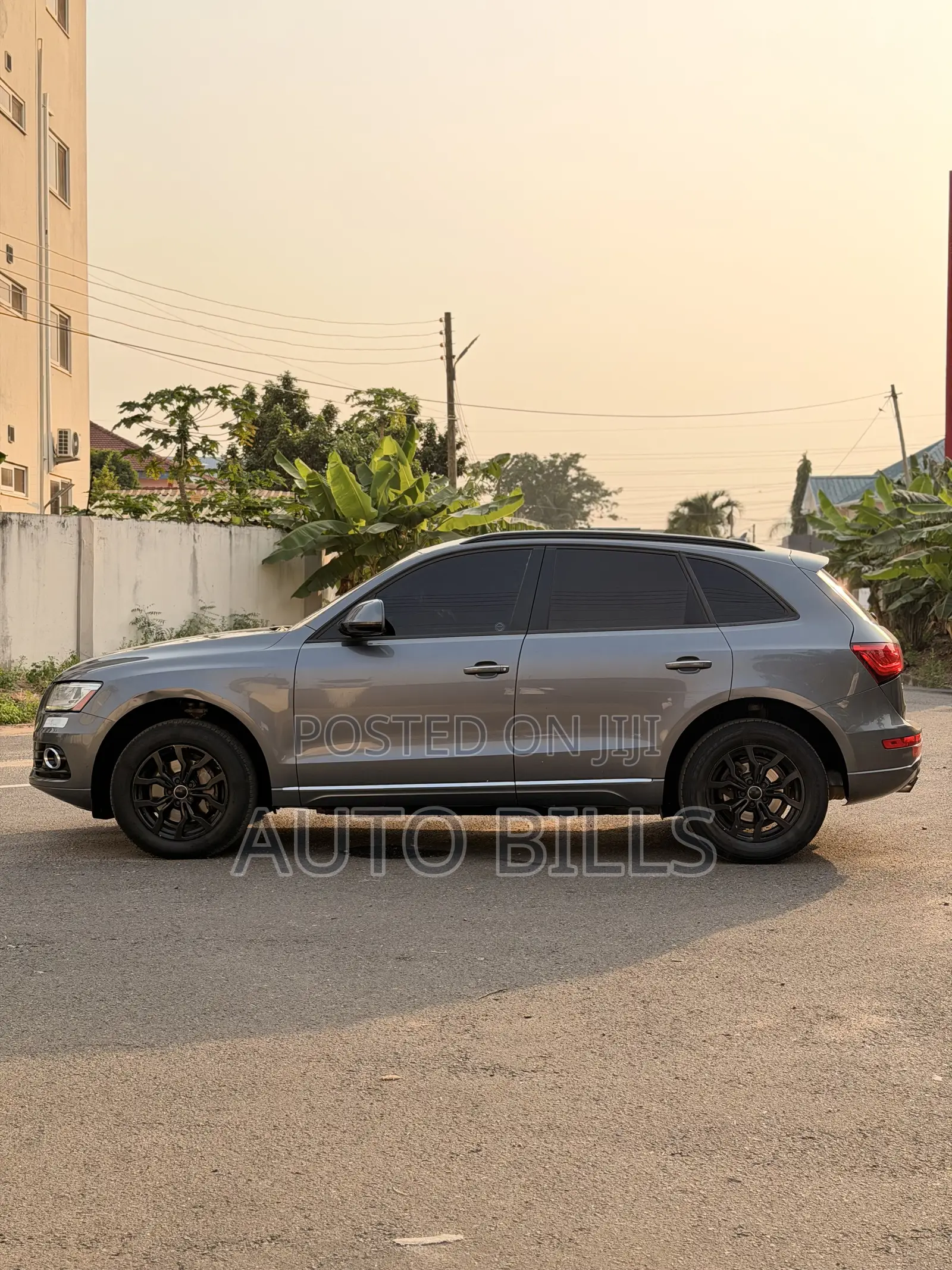 Audi Q5 2.0T Premium AWD quattro 2016 Gray