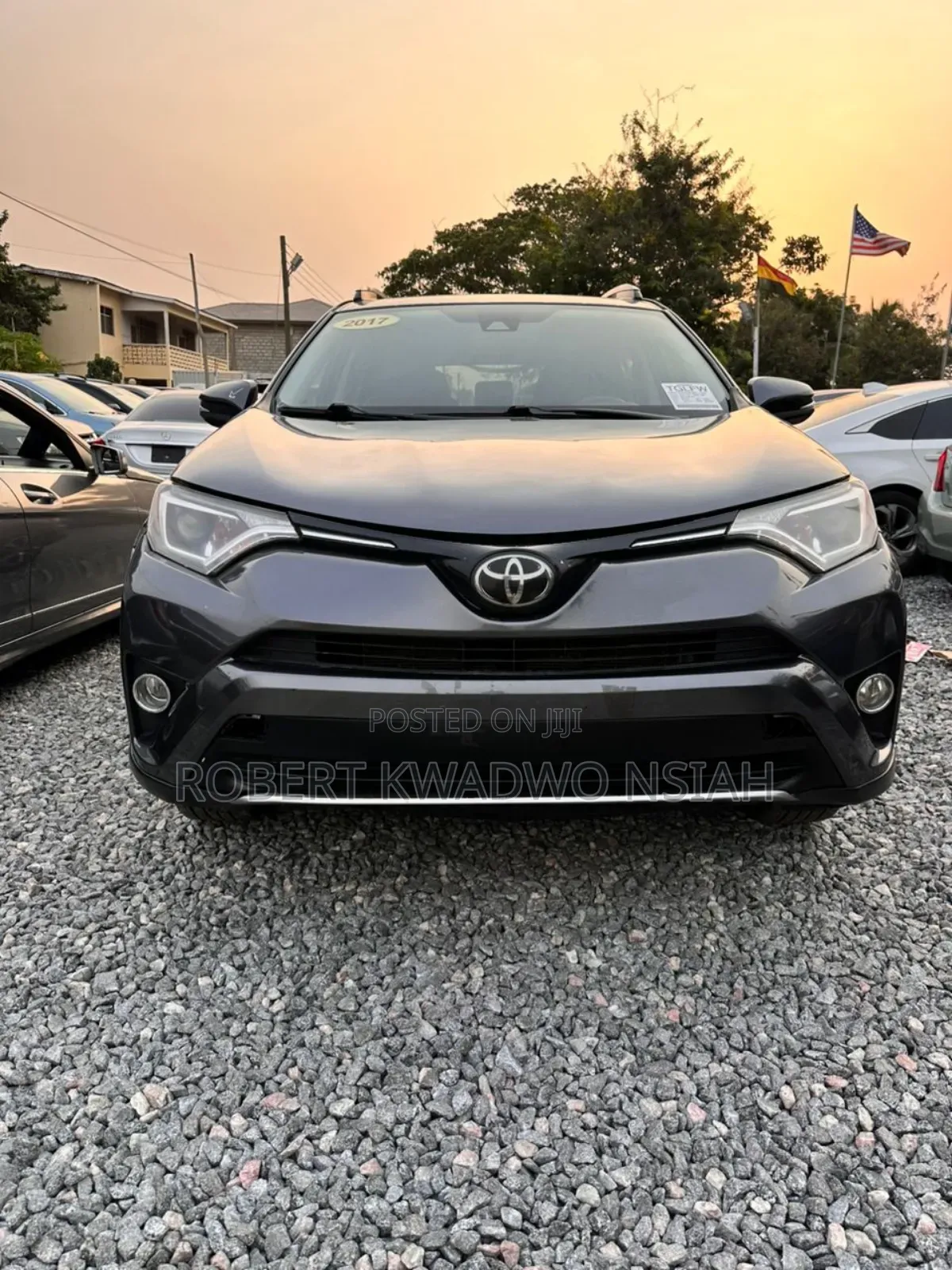 Toyota RAV4 XLE AWD (2.5L 4cyl 6A) 2017 Gray