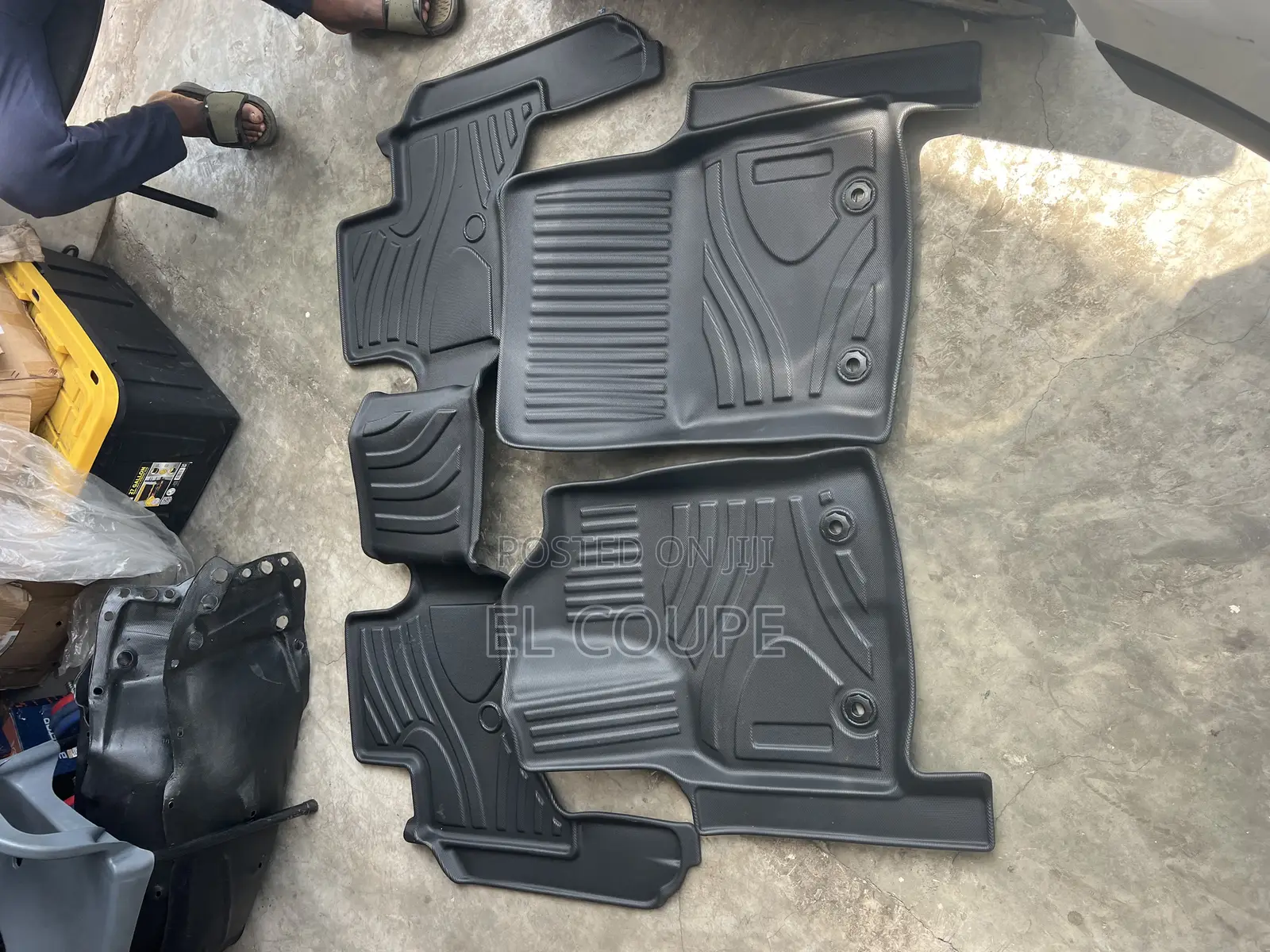 Land Cruiser V8 Floor Marts