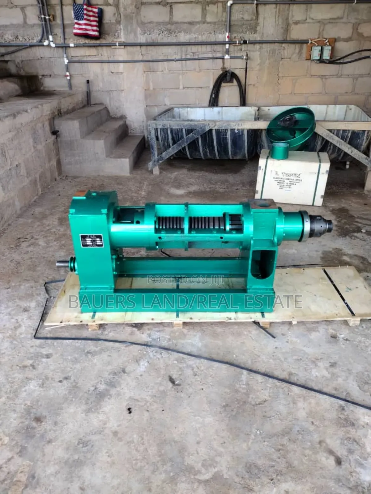 Palm Kernel Press Machine/Palm Oil Extractor/Shea Extractor Available