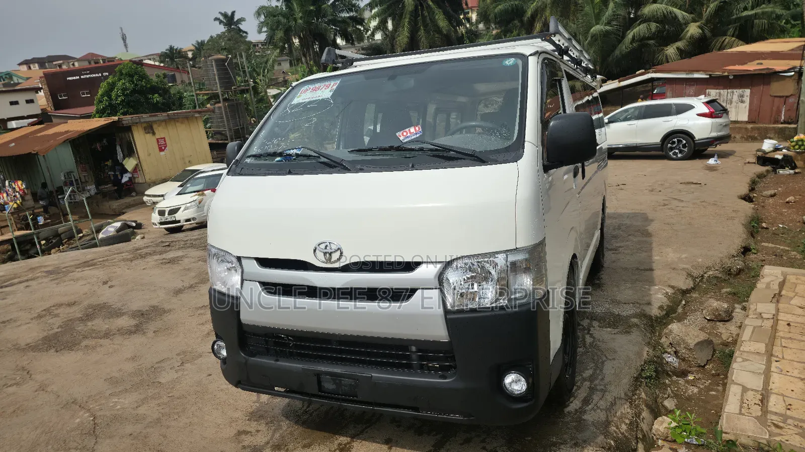 Toyota HiAce 2015 White