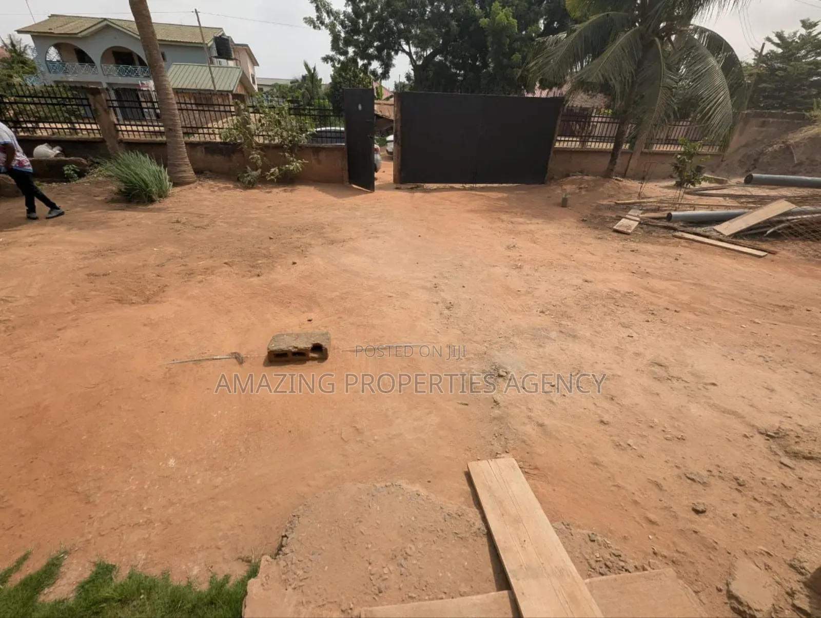 A 6 Plots) Land for Sale . Location: North Rigide.