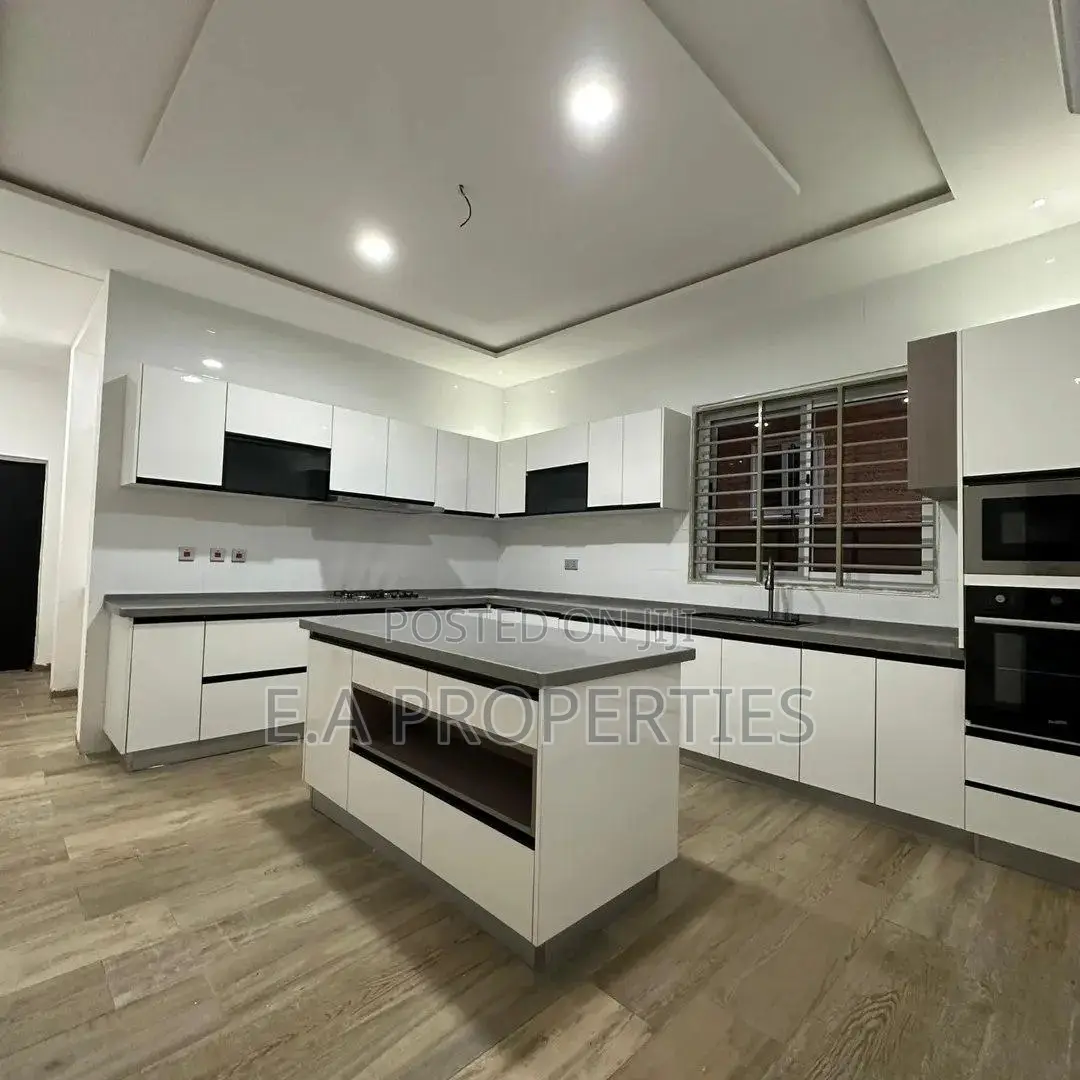 4bdrm House in Ea Properties, Lake Side Estate for sale
