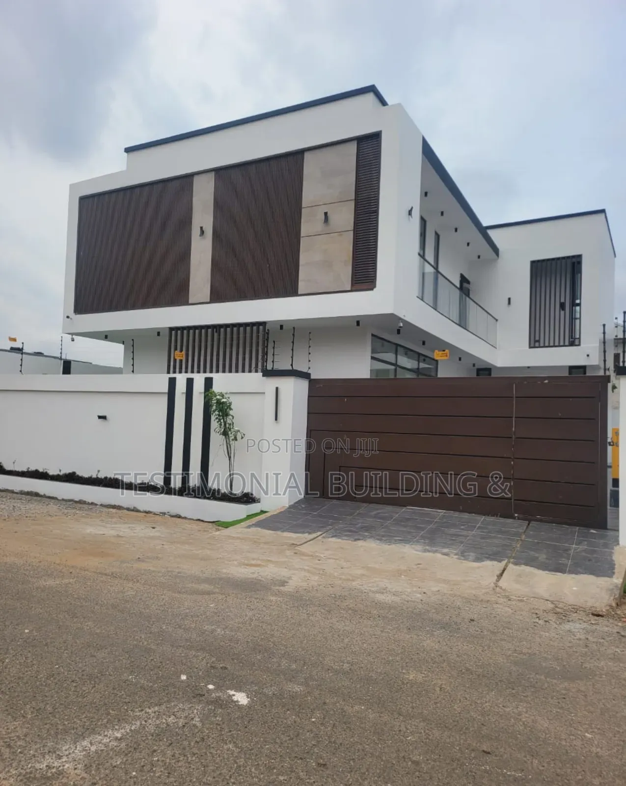 4bdrm House in Testimonial Building, Oyarifa for sale