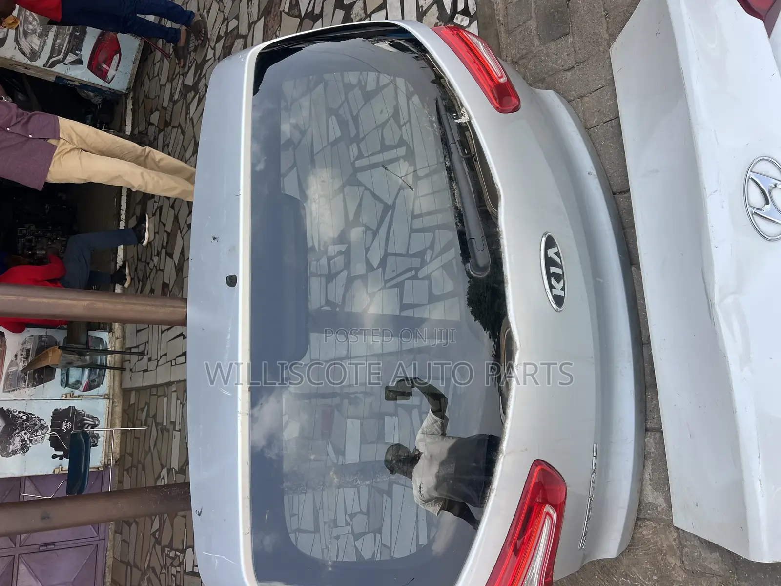 Kia Sportage 12-15 Tailgate / Booth