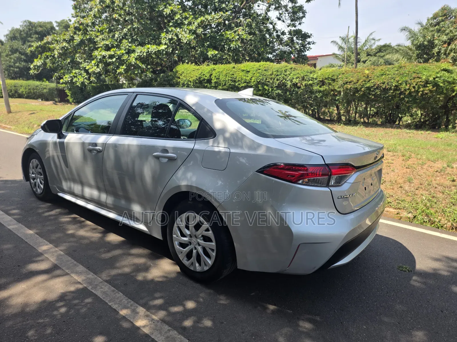 Toyota Corolla LE 2022 Silver