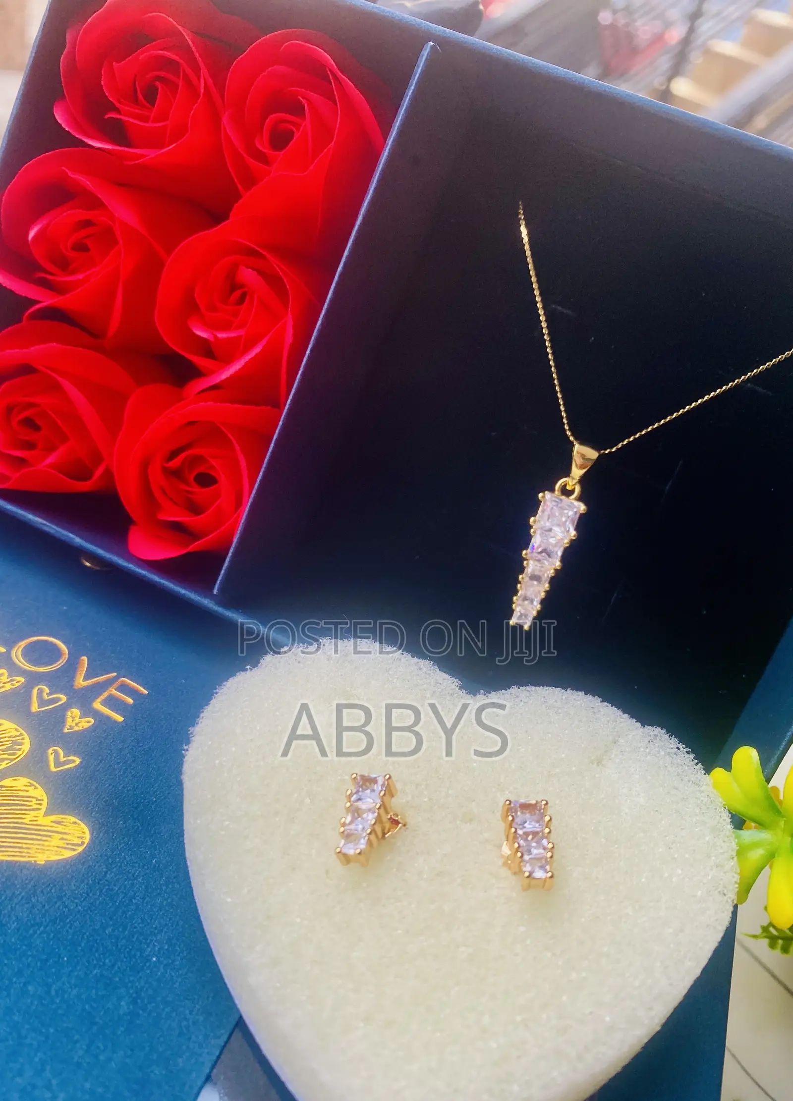 2pcs Crystal Pendant Necklace With Earrings