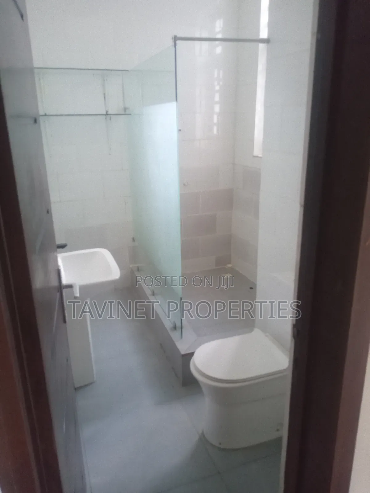 3bdrm Apartment in Adjiriganor for rent
