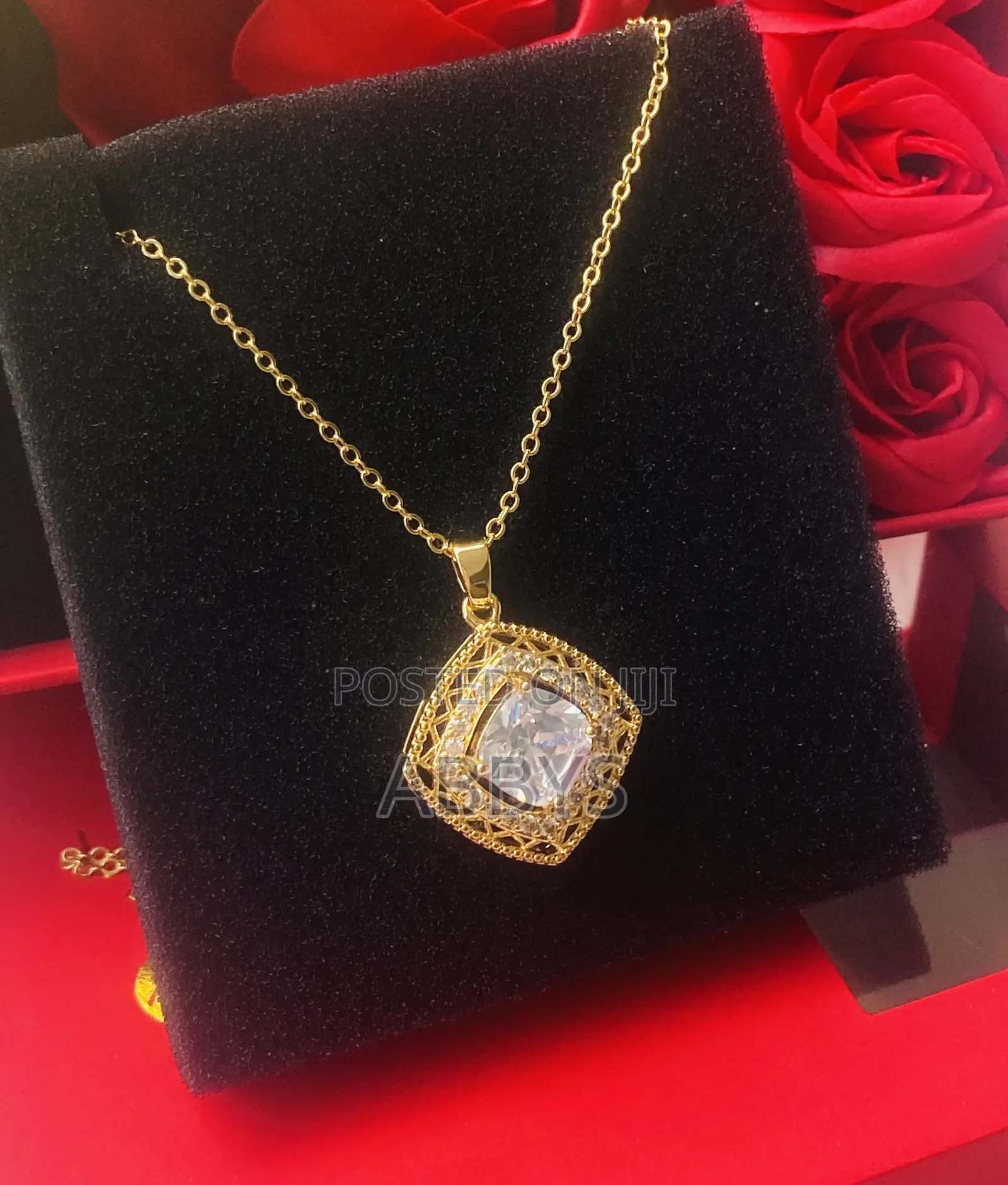 Stunning Luxury Rose Necklace