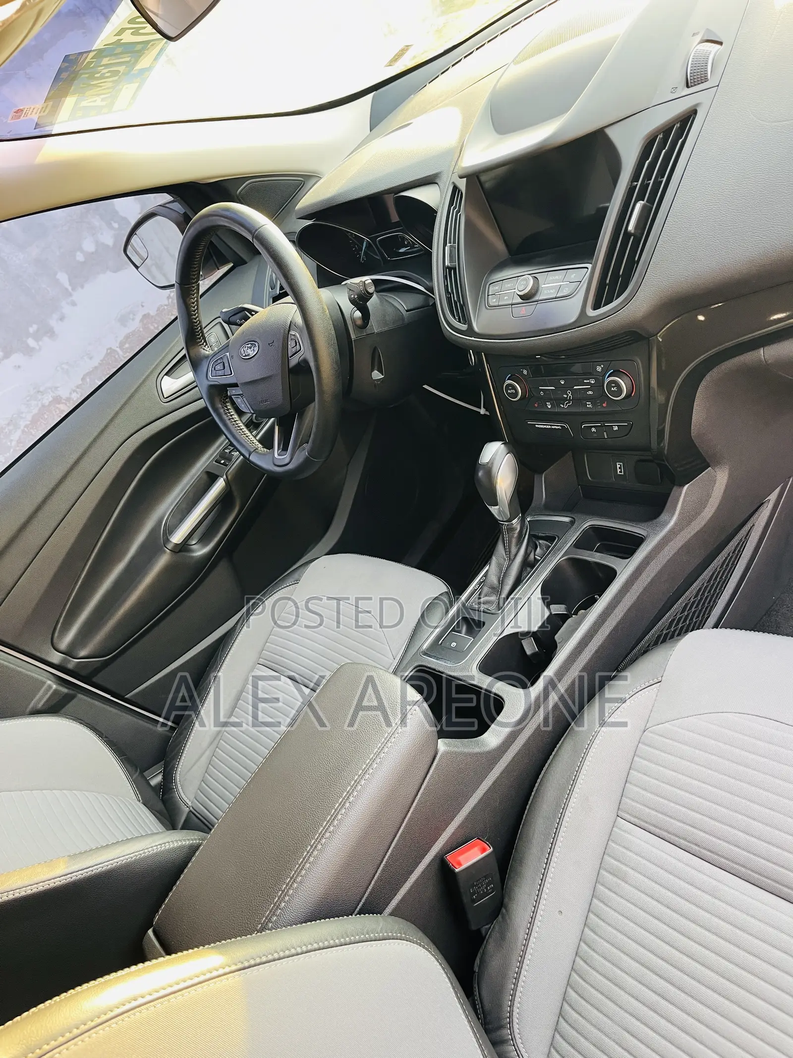 Ford Escape SE 4x4 2019 White
