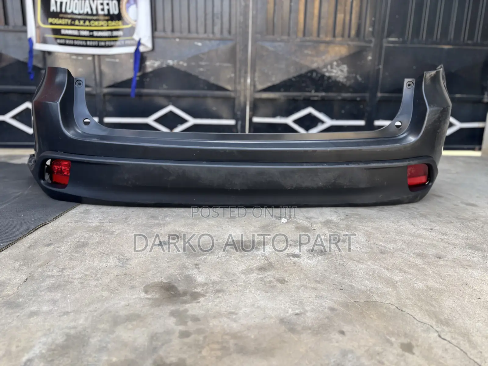 Toyota Highlander 2017-2018 Back Bumper Complete Available