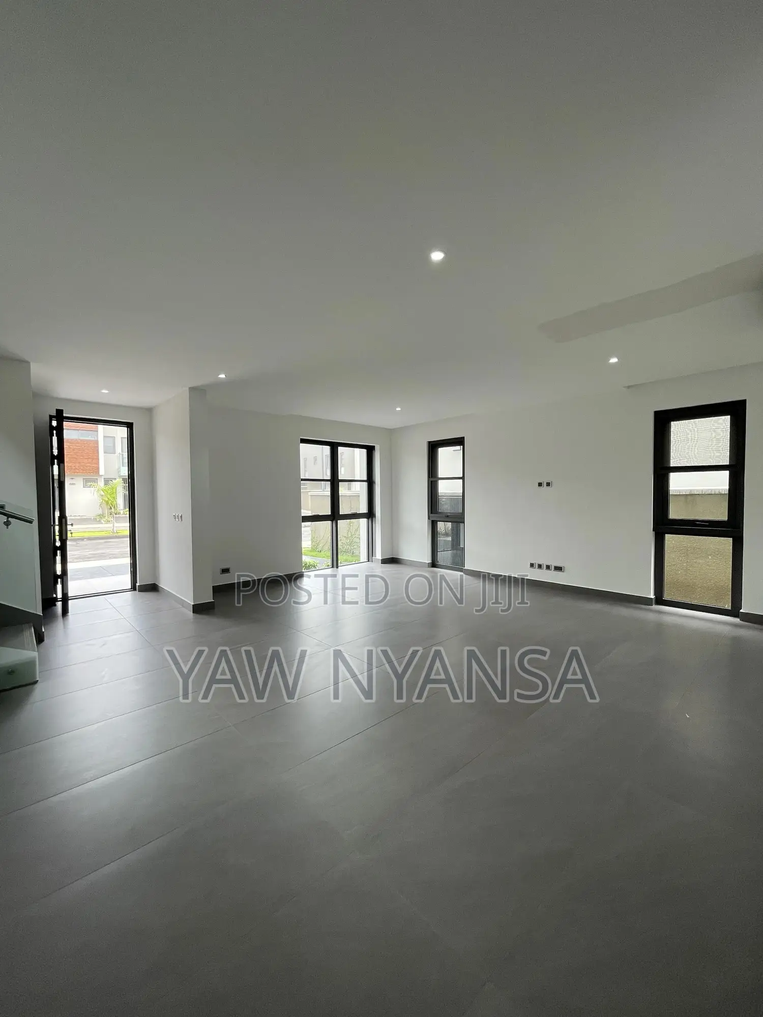 4bdrm Duplex in Bn Estate, Oyarifa for sale