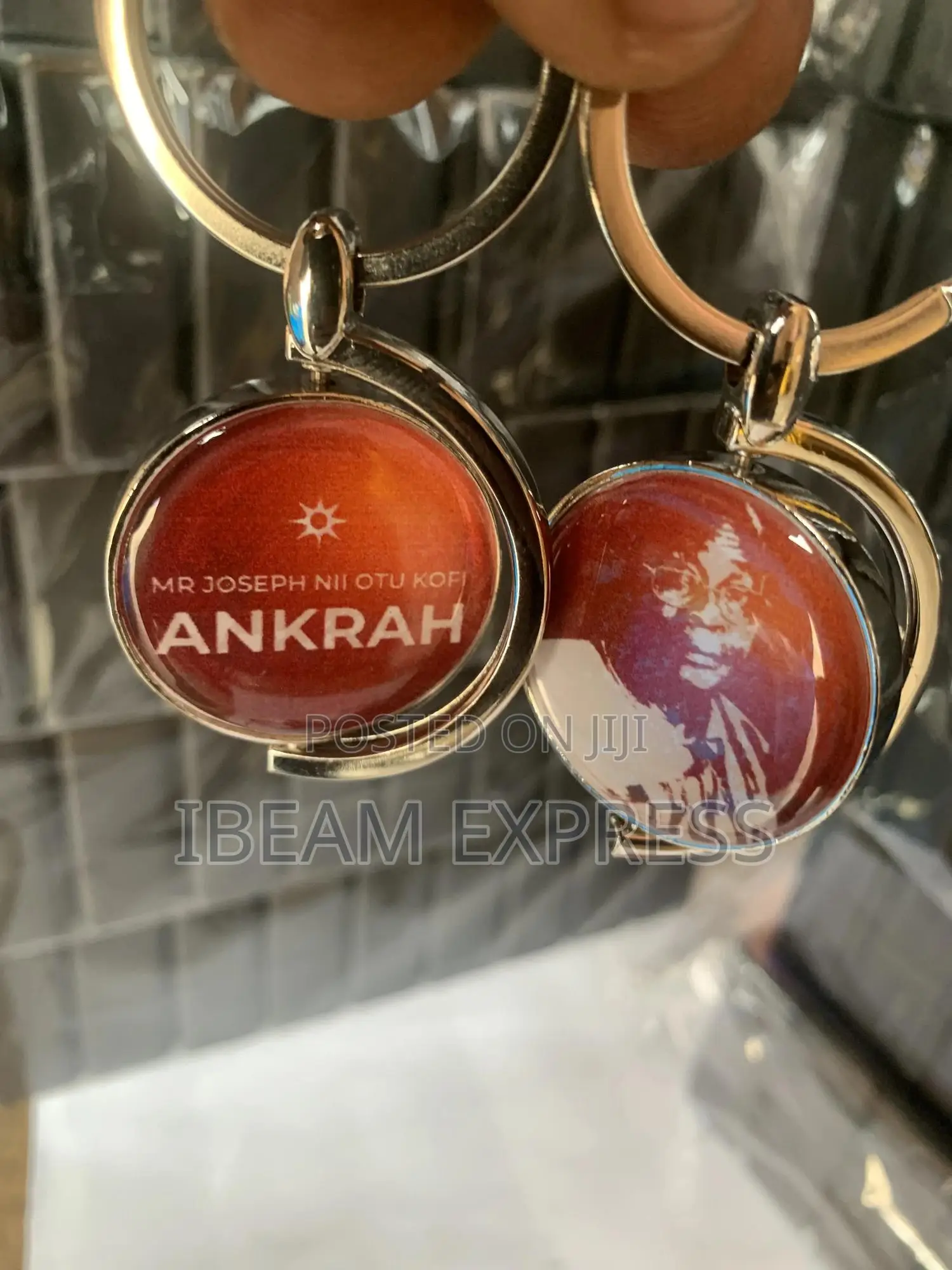 Double Sided Rotatable Key Holder