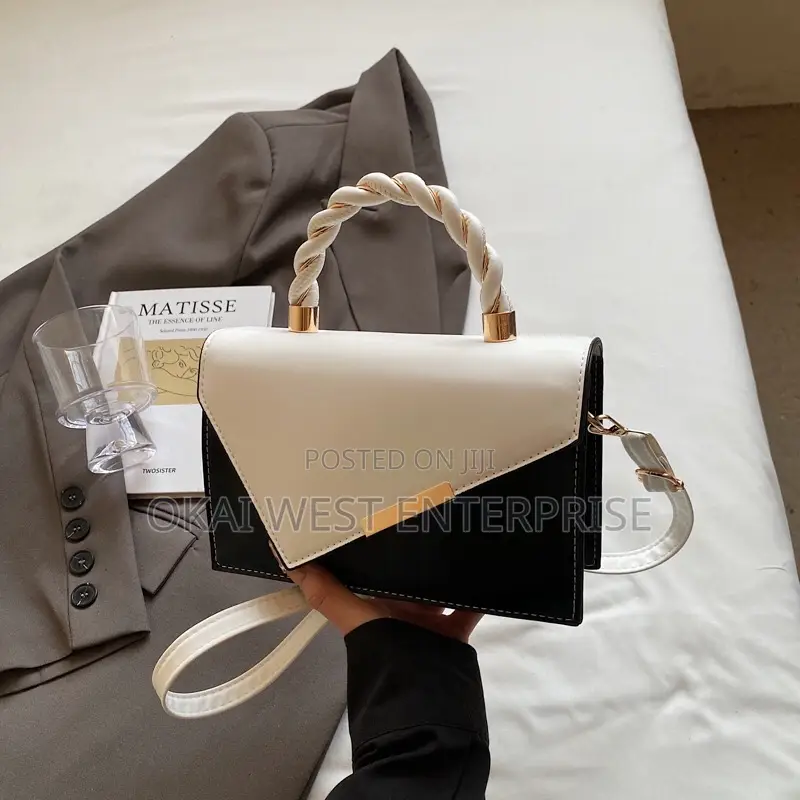 Contrast Niche Design Beautiful Handbags
