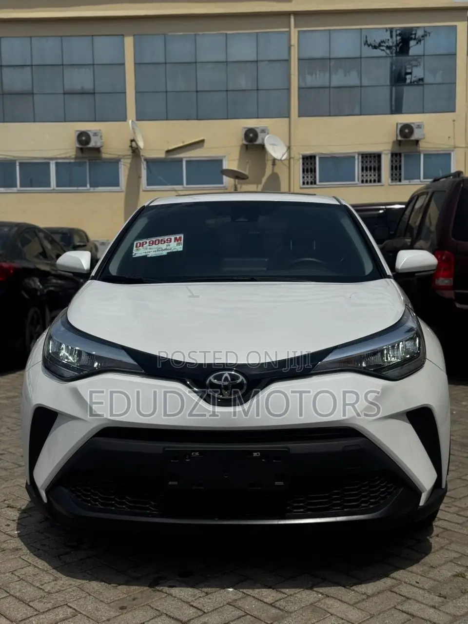 Toyota C-HR Limited 2022 White